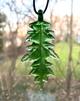 oak leaf with cremation ash