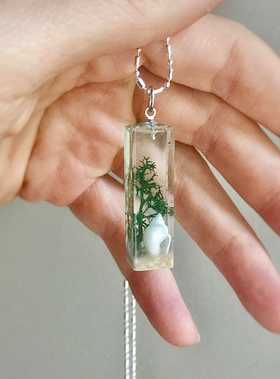 ocean in the deep pendant