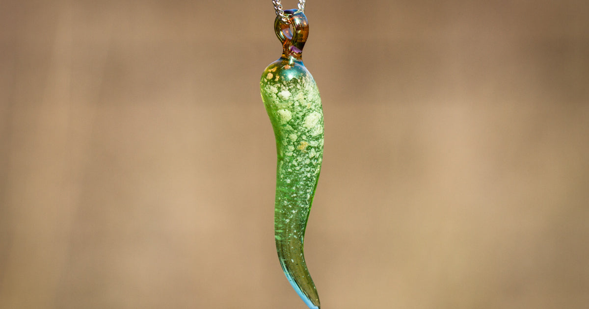 cremation_jewelry_italian_horn_green.jpg?crop=center&height=630&v=1580092017&width=1200
