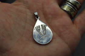 engraved footprint