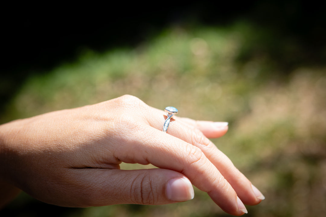 tranquil swirl ring with ash