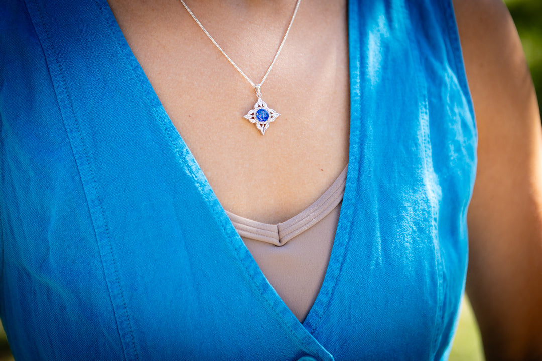 starburst pendant with ash