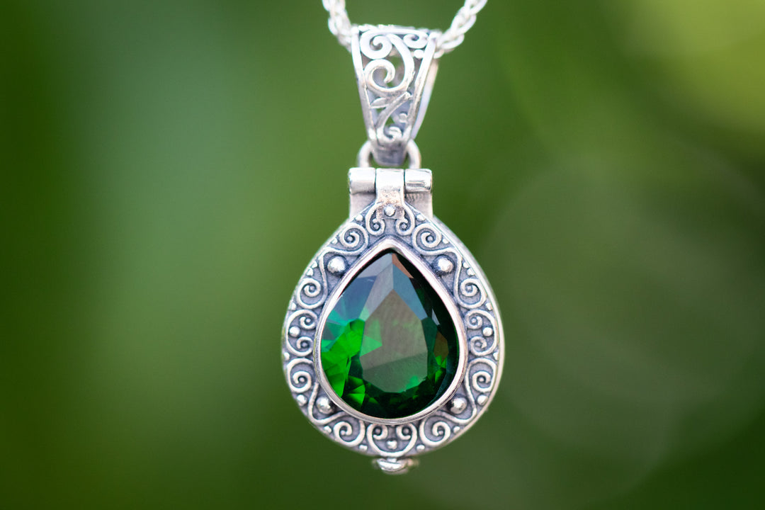 cremation pendant with ash