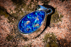 cremation bar pendant for ashes from pets and people, in blue side view
