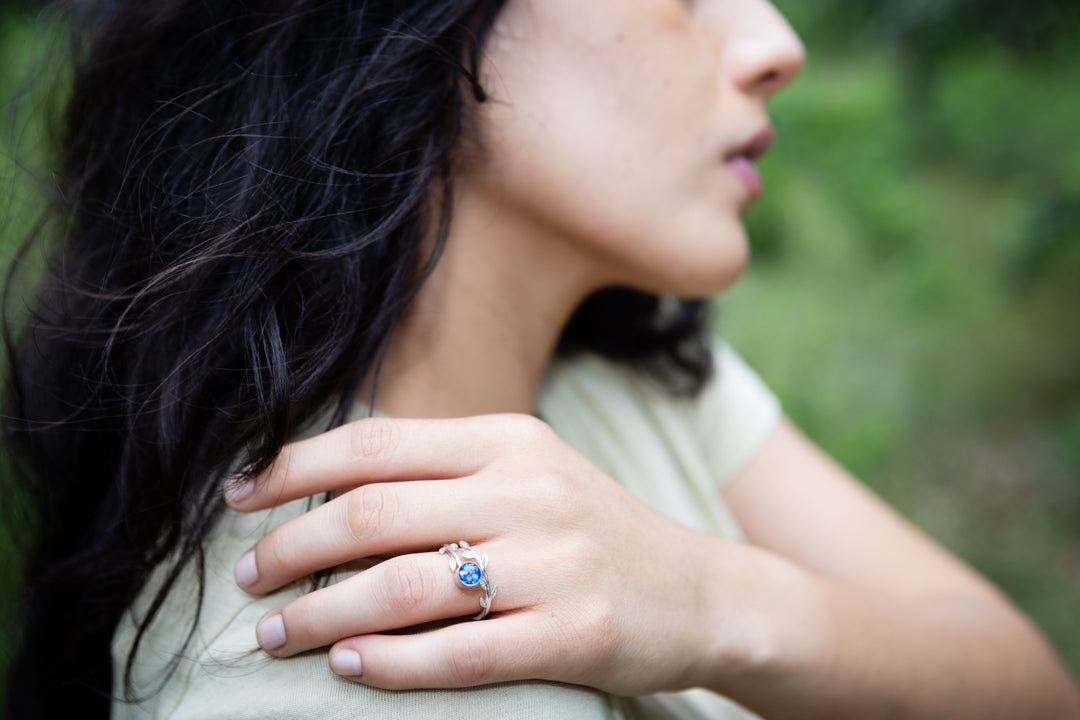 spin leaf cremation ring with ash