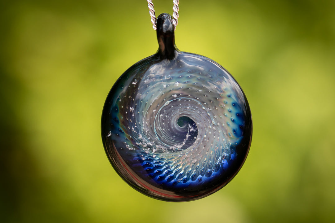 dichroic spin pendant