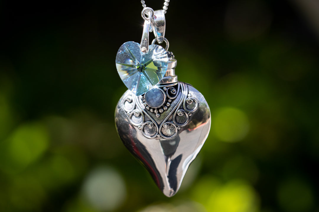 cremation necklace keepsake heart pendant for cremation ash from pets and people