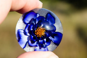 Dalhlia Glass Flower Touchstone with Infused Cremains