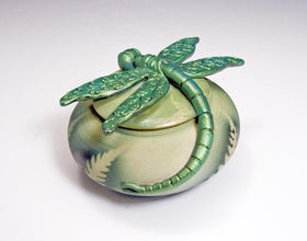 handmade-ceramic-keepsake-for-ashes-of-loved-ones-with-handsculpted-ceramic-dragonfly