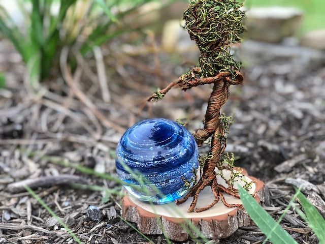 Ent wire sculpture tree with wooden base designed to hold a 3 inch memorial orb