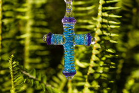 large-ribbon-glass-cross-with-infused-cremation-ash