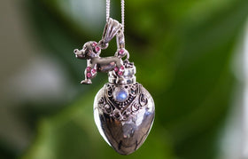 silver-keepsake-pendant-with-dog-charm