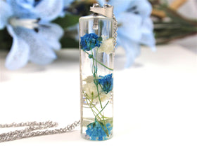 terrarium-necklace-with-infused-ashes-and-babys-breath-flowers